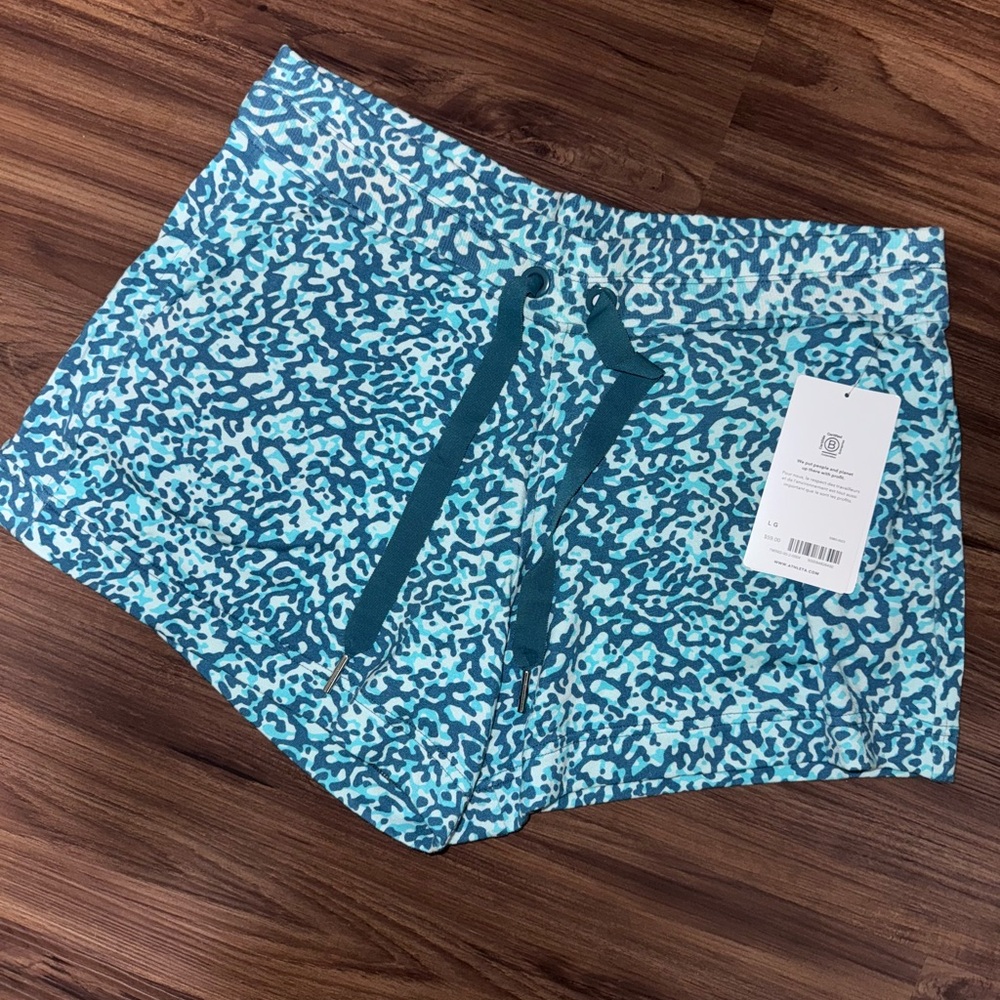 NWT ATHLETA LStylish Blue Patterned Women's Shorts SUPER SOFT